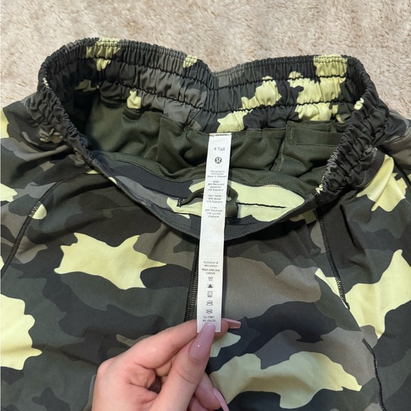 lululemon Hotty Hot Short - Picture 3 of 3